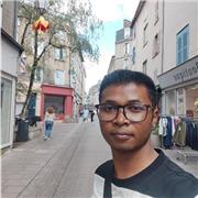 Professeur particulier donne des cours de mathématiques aux étudiants de collège, lycée ou en prépa